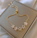 Gold-Plated Petal Flower Star Necklace – Elegant Floral Statement Jewelry